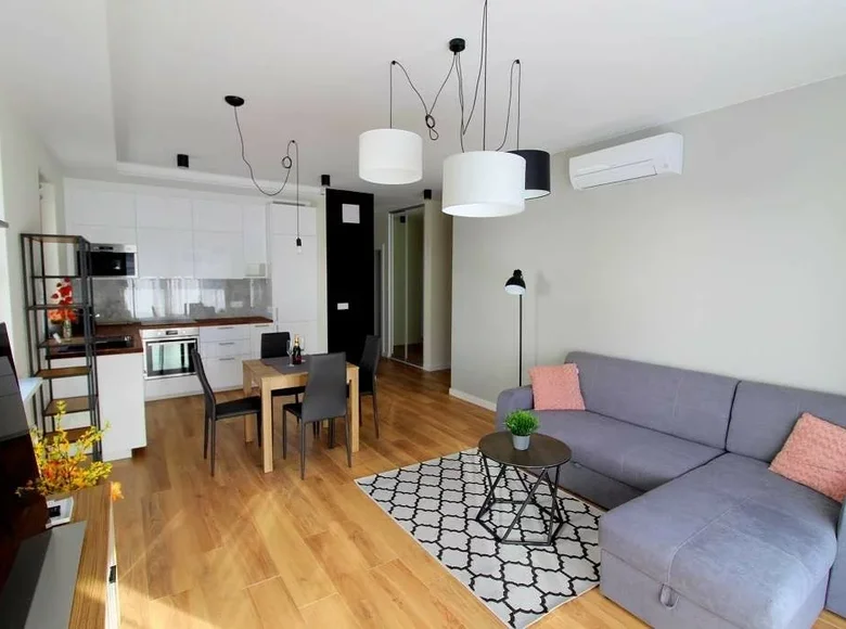 Apartamento 3 habitaciones 79 m² en Varsovia, Polonia