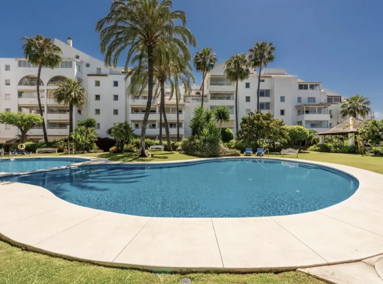 Appartement 4 chambres  Estepona, Espagne