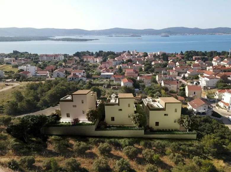 3-Schlafzimmer-Villa 240 m² Grad Zadar, Kroatien