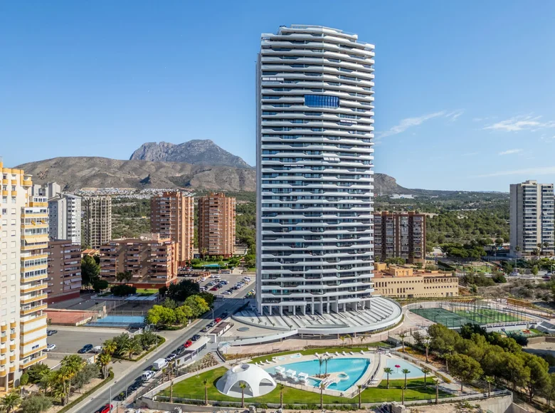 Mieszkanie 4 pokoi 128 m² Benidorm, Hiszpania