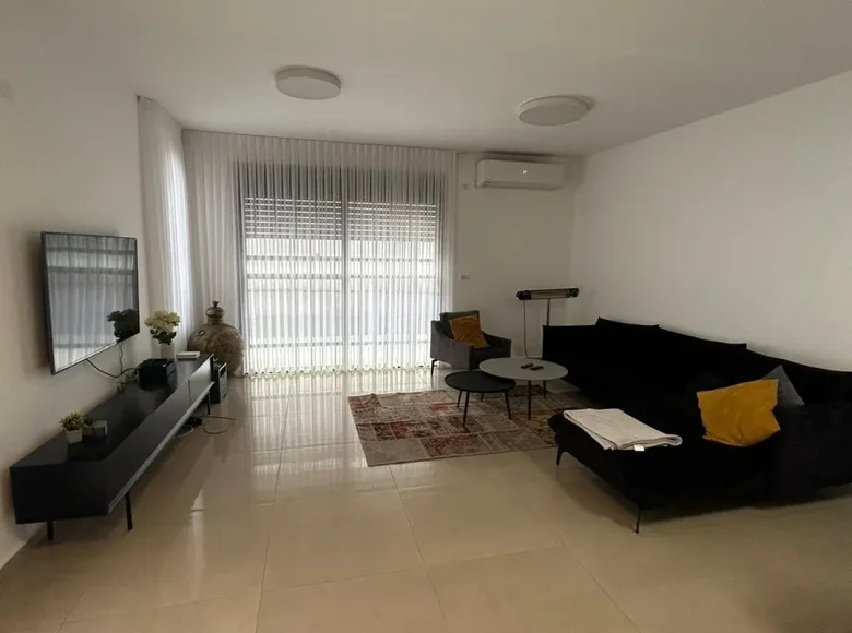 5 room villa 270 m² Kfar Yona, Israel
