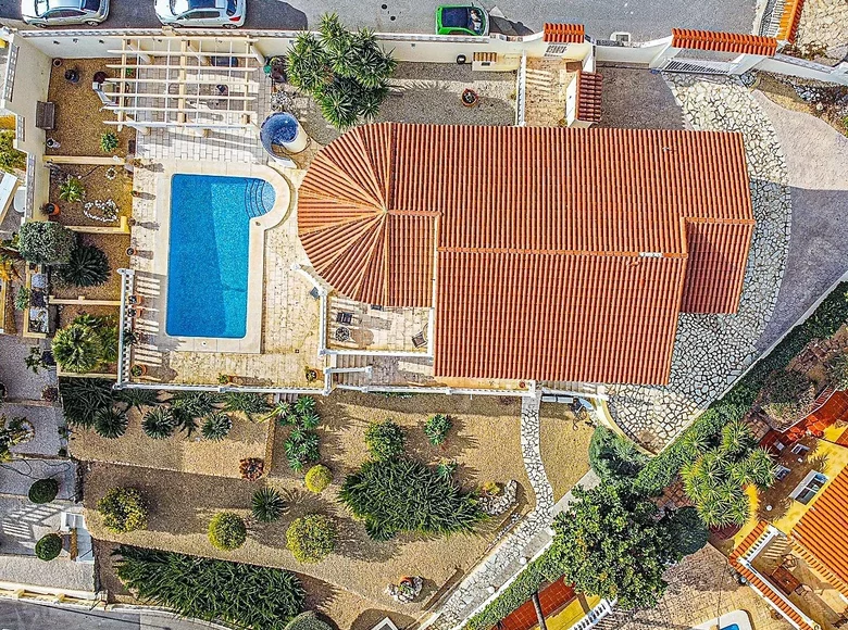 Villa de tres dormitorios 228 m² la Nucia, España