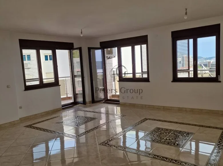 Mieszkanie 2 pokoi 120 m² Becici, Czarnogóra