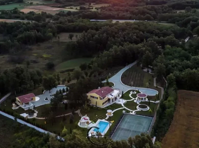 Villa de 4 dormitorios 800 m² Burici, Croacia