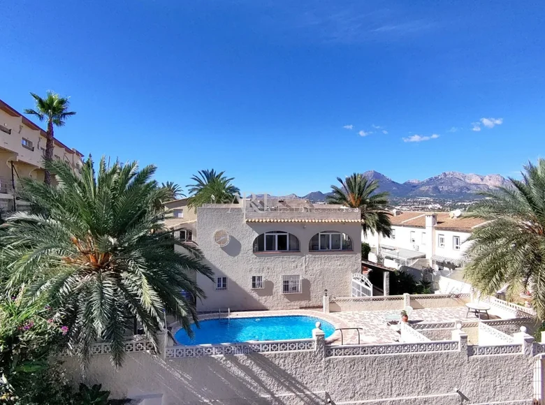 Villa 9 bedrooms 360 m² l Alfas del Pi, Spain