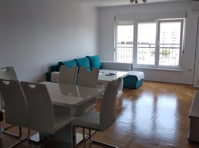 Mieszkanie 4 pokoi 75 m² w Budva, Czarnogóra