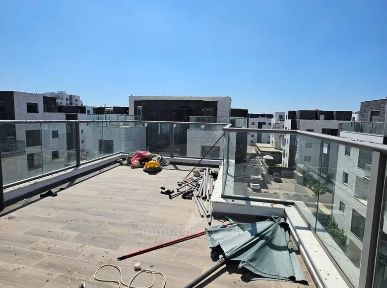 Mieszkanie 6 pokojów 170 m² Lod, Izrael