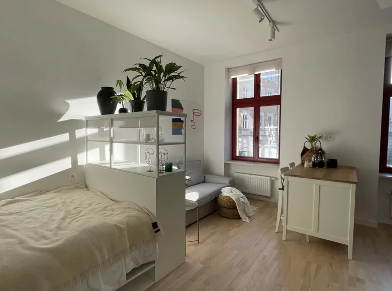 Mieszkanie 3 pokoi 80 m² Poznań, Polska