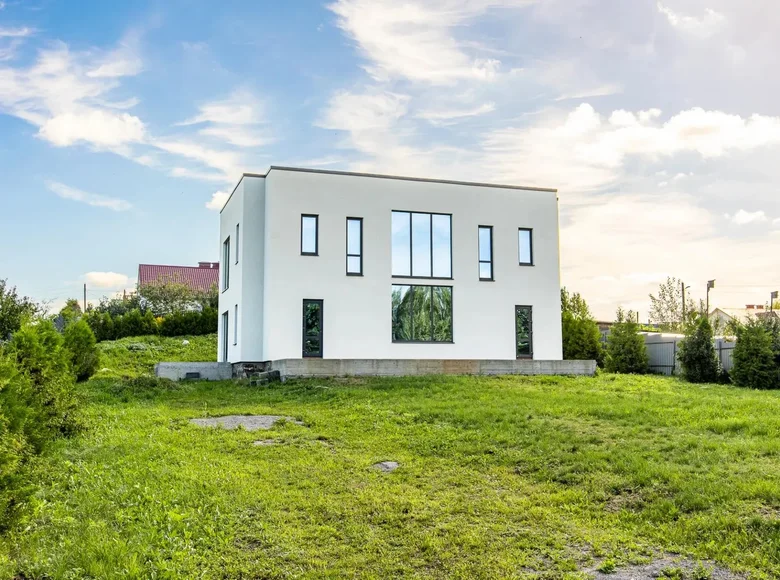 House 228 m² Mikalajevicy, Belarus