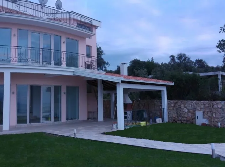 6 bedroom villa 300 m² Kunje, Montenegro