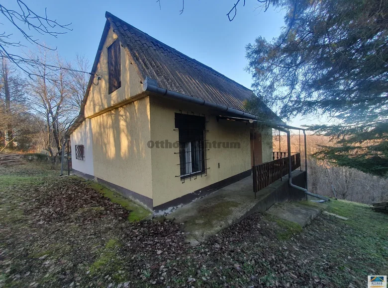 Mieszkanie 2 pokoi 94 m² Nagybakonak, Węgry