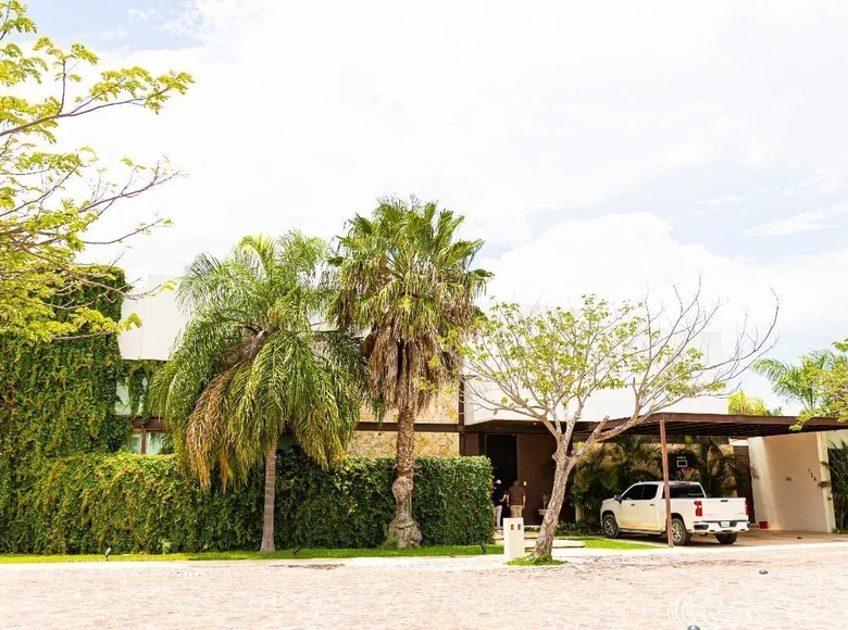 4 bedroom house 898 m² Mérida, Mexico