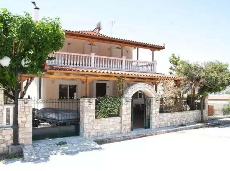 Dom wolnostojący 7 pokojów 250 m² Municipality of Loutraki and Agioi Theodoroi, Grecja