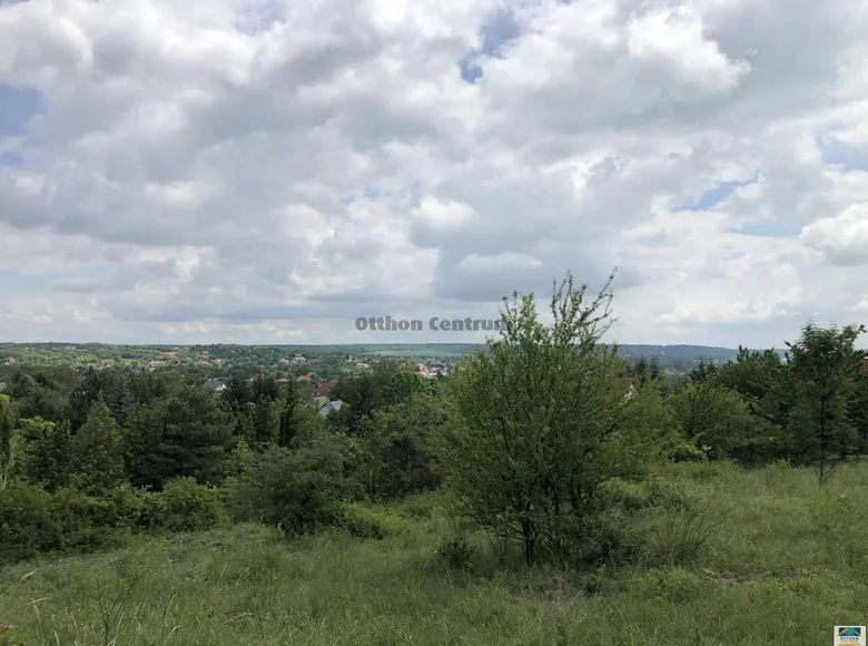 Land 720 m² Balatonfuzfo, Hungary