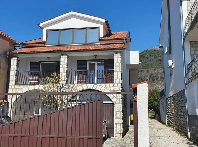Casa 6 habitaciones 400 m² Municipio de Herceg Novi, Montenegro
