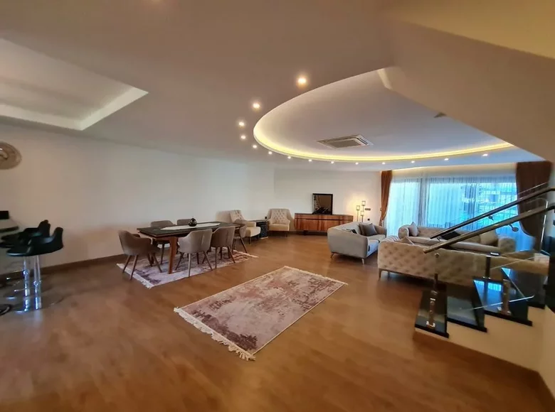 Dúplex 5 habitaciones 245 m² Alanya, Turquía