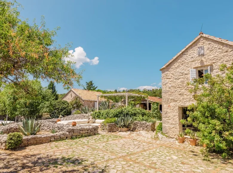Haus 4 Schlafzimmer 350 m² Gespanschaft Split-Dalmatien, Kroatien