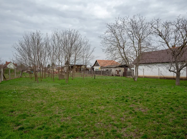 Land 587 m² Nadudvar, Hungary