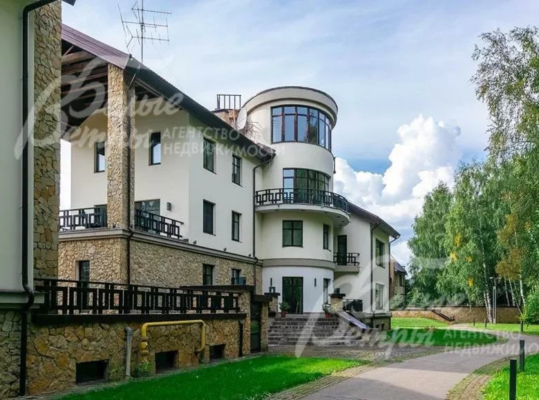 Dom 16 pokojów 2 000 m² Moskovsky Settlement, Rosja