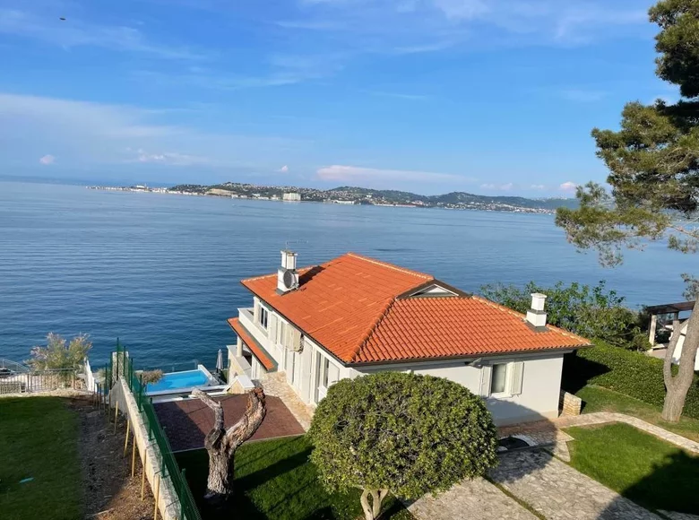 Villa de 4 dormitorios 280 m² Umag, Croacia