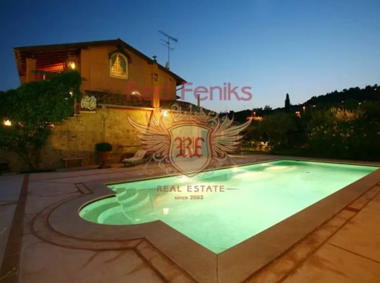 Villa de 6 habitaciones 700 m² Terni, Italia