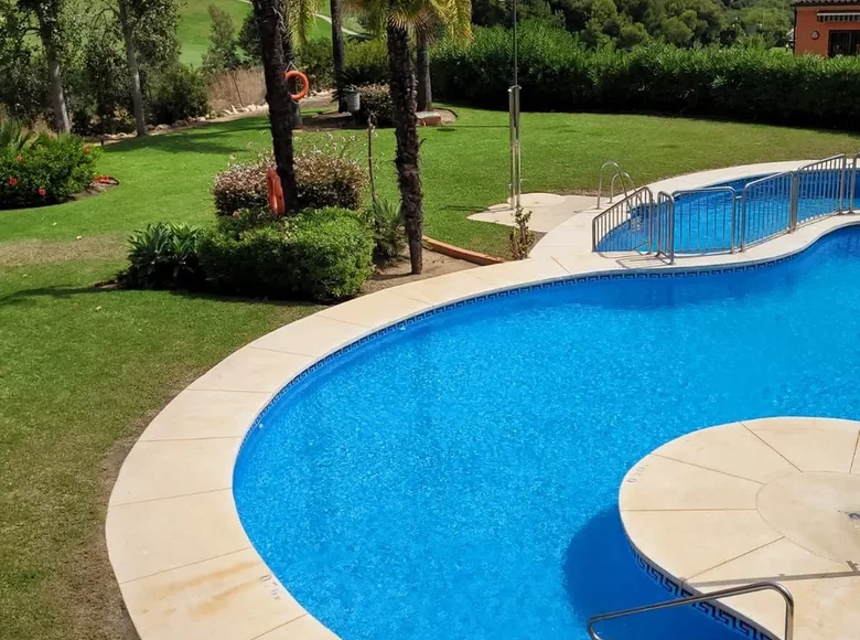 Doppelhaus 3 Schlafzimmer 135 m² Artola, Spanien