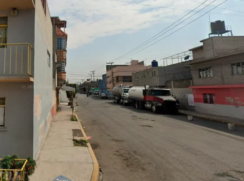 3 bedroom house 250 m² Nezahualcoyotl, Mexico