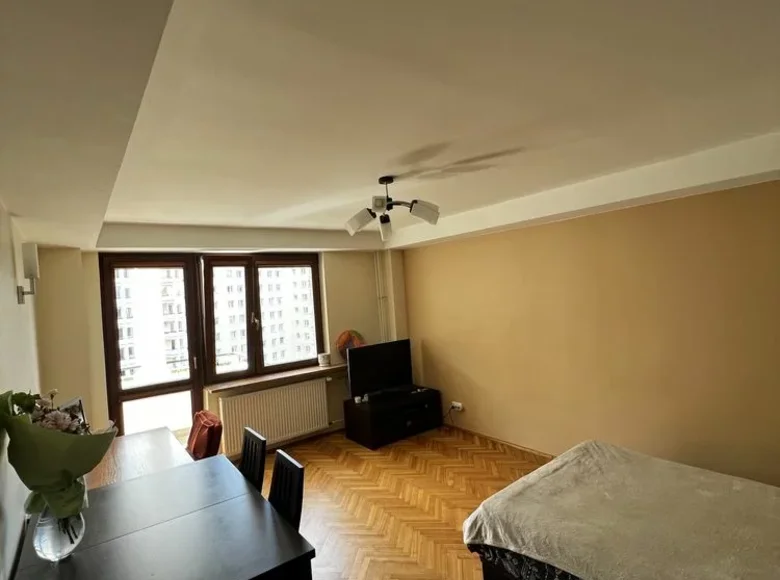 Mieszkanie 3 pokoi 65 m² w Warszawa, Polska