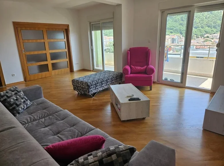 Mieszkanie 4 pokoi 140 m² Budva, Czarnogóra