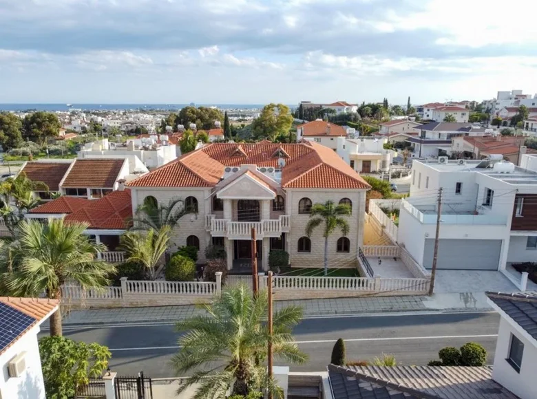 Casa 5 habitaciones 710 m² Oroklini, Chipre