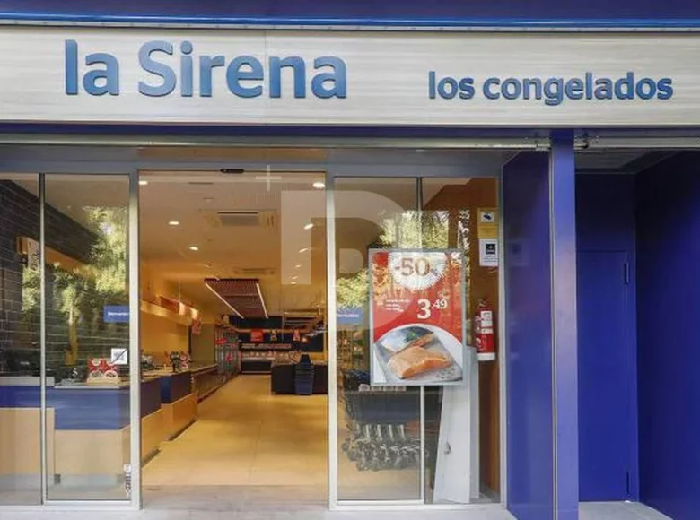 Tienda 575 m² en España, España