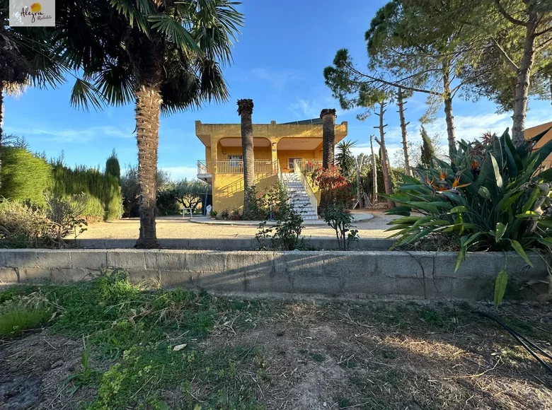 House  Montroi, Spain