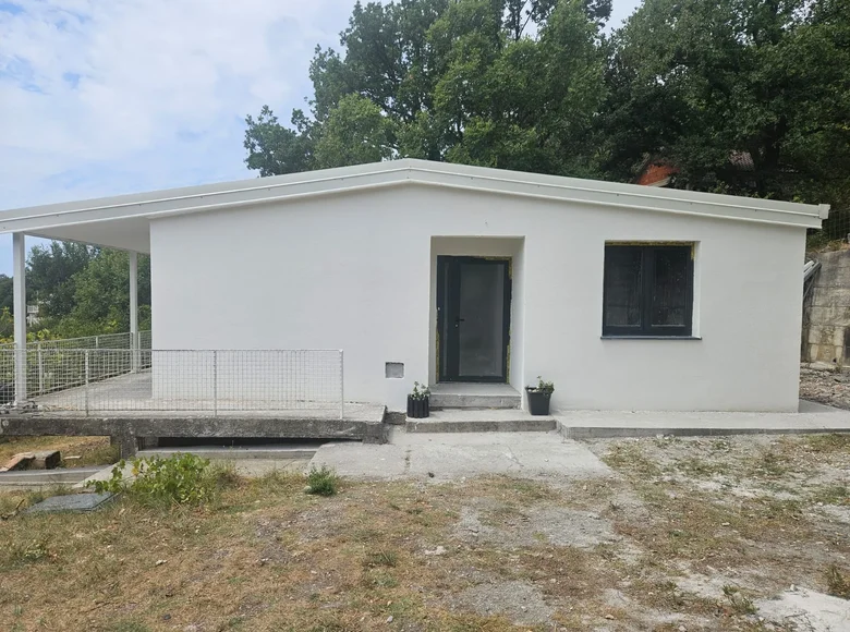 2 bedroom house 60 m² Zagrade, Montenegro