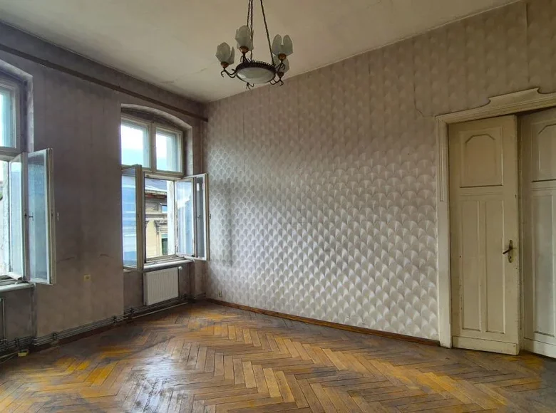 2 room apartment 65 m² Piotrkow Trybunalski, Poland