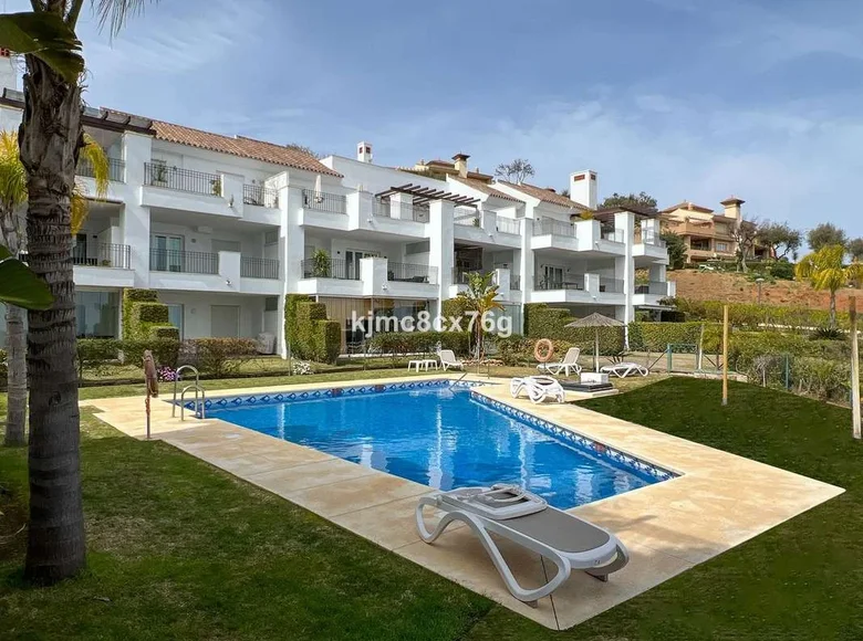 Mieszkanie 2 pokoi 106 m² Marbella, Hiszpania