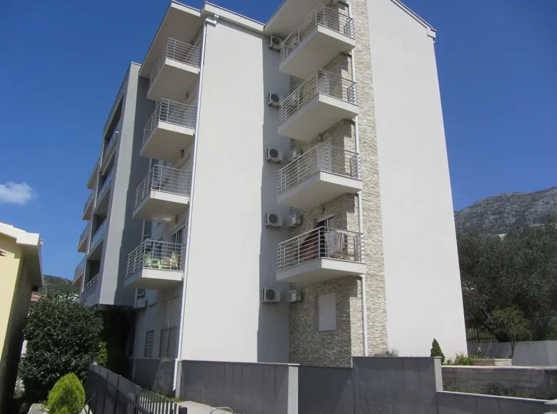 2 bedroom apartment 68 m² Budva Municipality, Montenegro