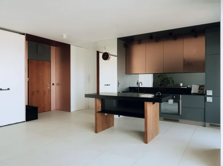 Mieszkanie 3 pokoi 79 m² Warszawa, Polska