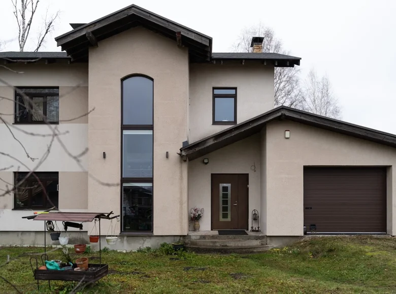 4 bedroom house 235 m² Marupes novads, Latvia