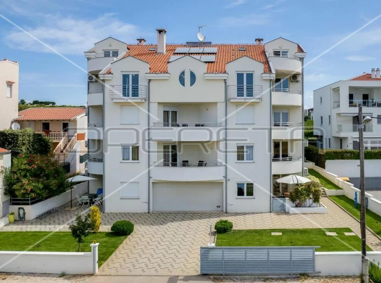 Maison 27 chambres 822 m² Kozino, Croatie