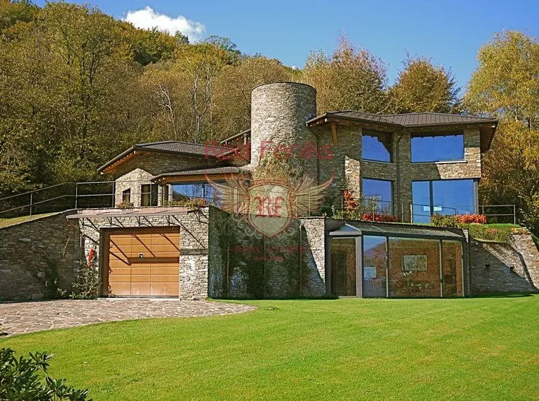 5 bedroom villa  Verbania, Italy