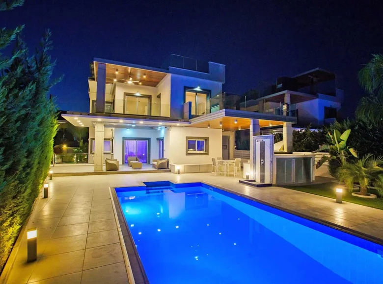 4 bedroom house 275 m² Agios Tychonas, Cyprus