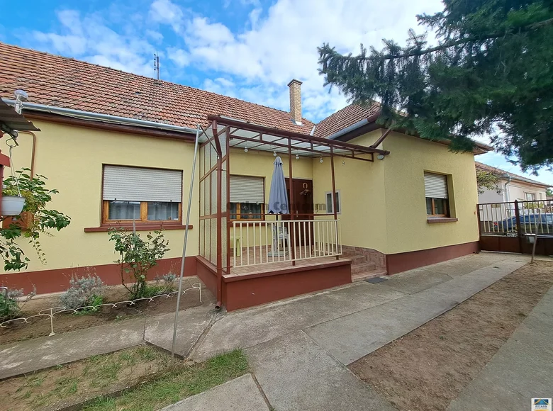 4 room house 109 m² Cegledbercel, Hungary