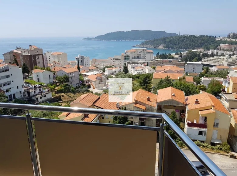 2 bedroom apartment 68 m² Becici, Montenegro