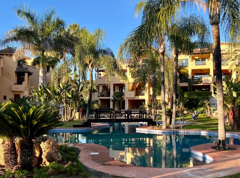 2 bedroom apartment 150 m² Estepona, Spain