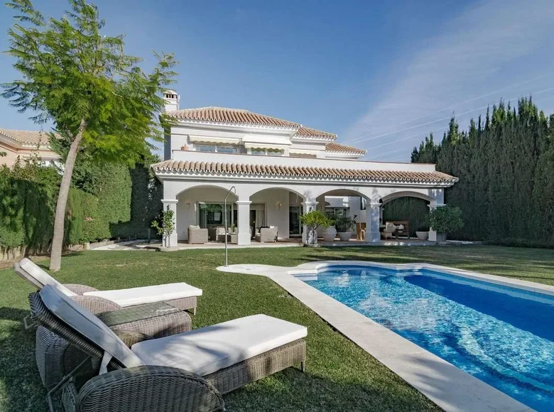 Villa de 4 dormitorios 421 m² Marbella, España