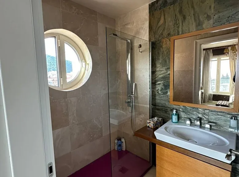 Wohnung 4 Schlafzimmer 177 m² Budva, Montenegro
