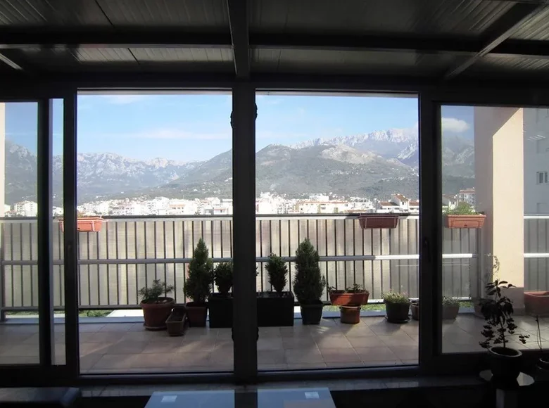 2 bedroom apartment 140 m² Bjelisi, Montenegro