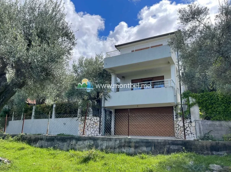 4 bedroom house 242 m² Burtaisi, Montenegro