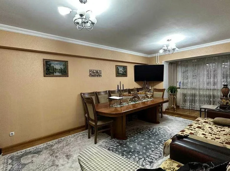 Kvartira 3 xonalar 95 m² Toshkentda