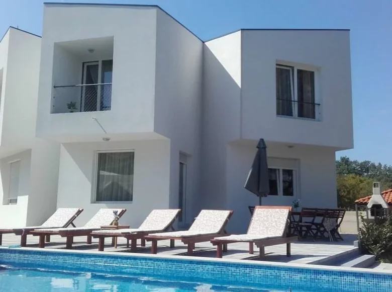 Villa de tres dormitorios 125 m² Mjesni odbor Poganka - Sveti Anton, Croacia